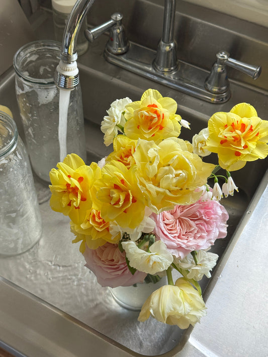 April Flowers in Oregon: Lilacs, Butterfly Ranunculus &amp; Spring Fragrance