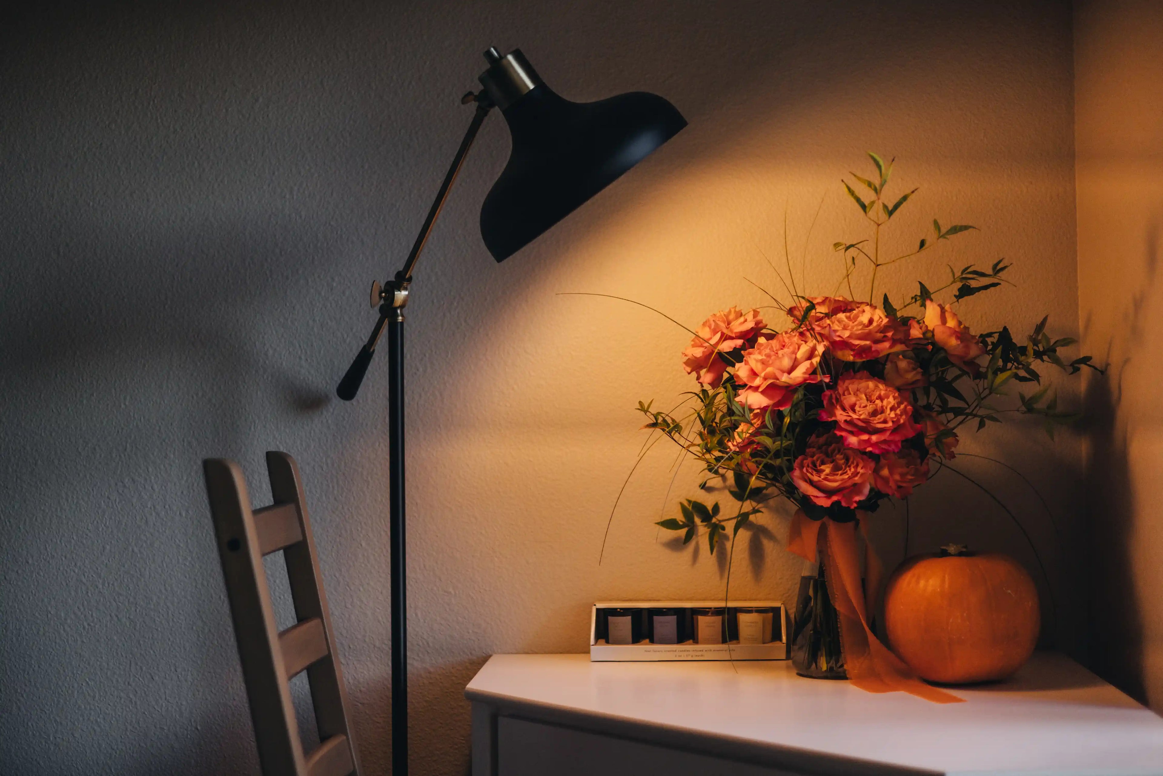 Autumn-toned bouquet with garden roses in a cozy home setting — part of the Kvetka Flower subscription in Portland, OR.